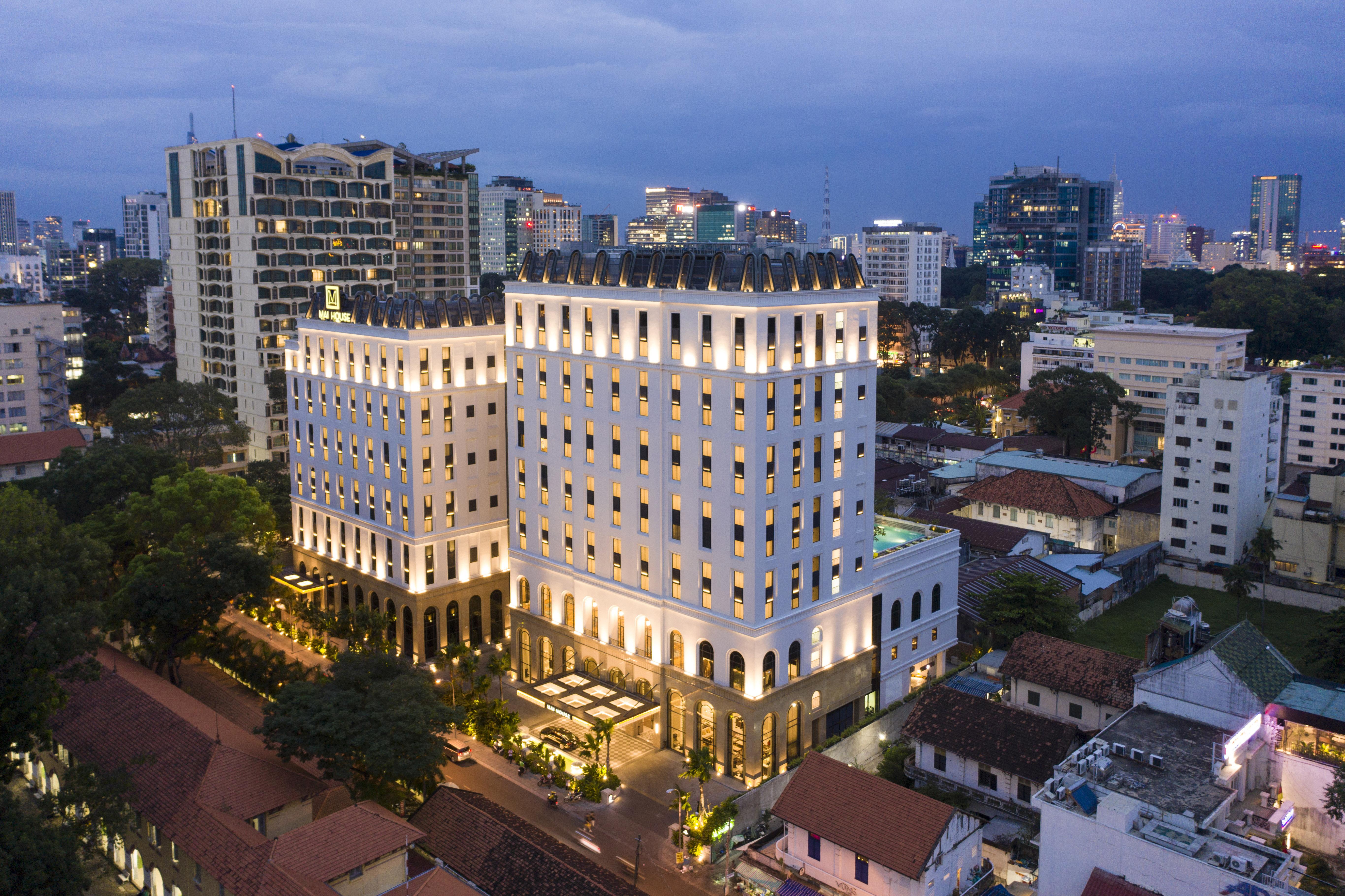 Mai House Saigon Hotel Ho Chi Minh Zewnętrze zdjęcie The hotel at night