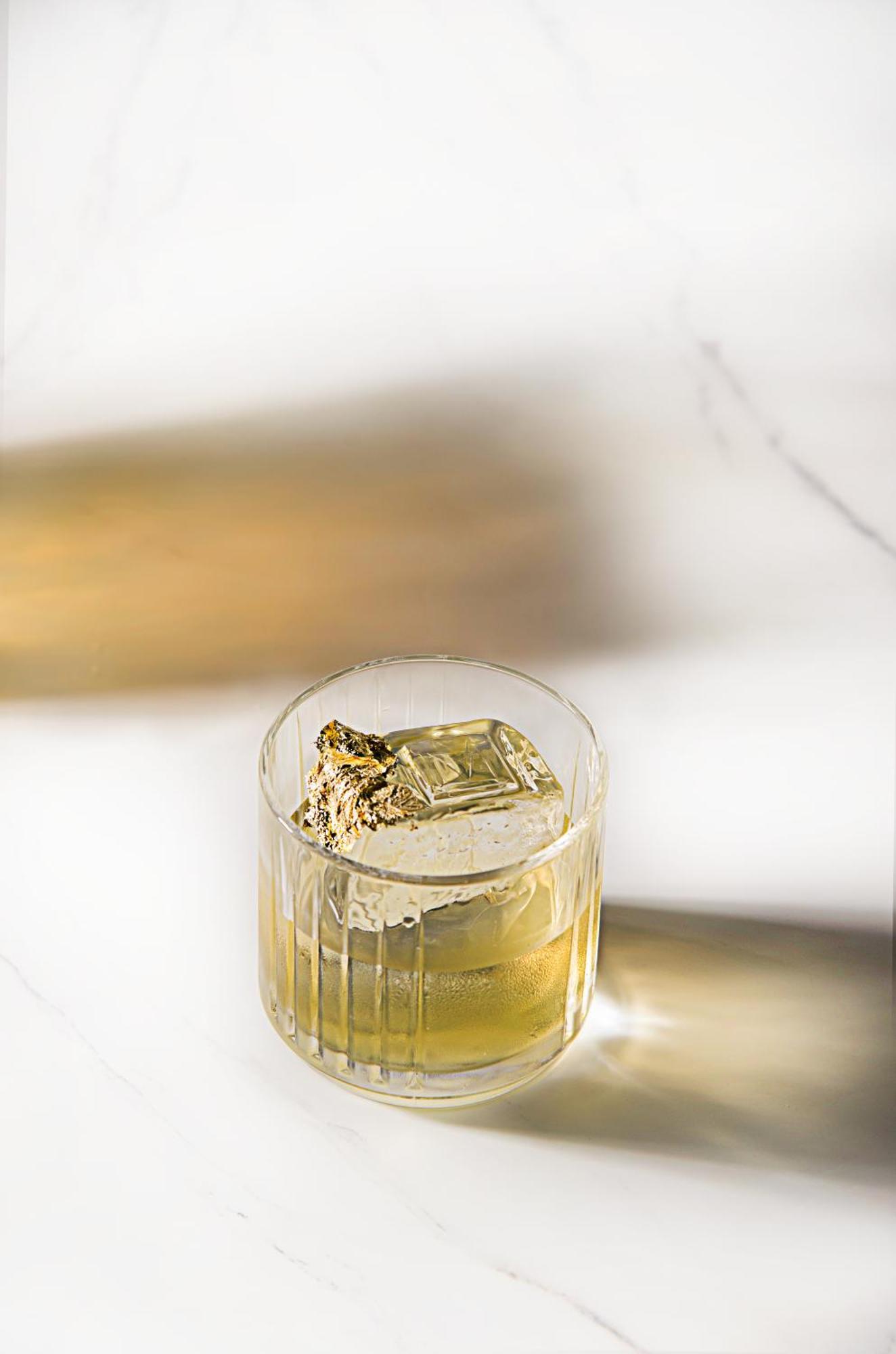 Mai House Saigon Hotel Ho Chi Minh Zewnętrze zdjęcie A glass of grappa