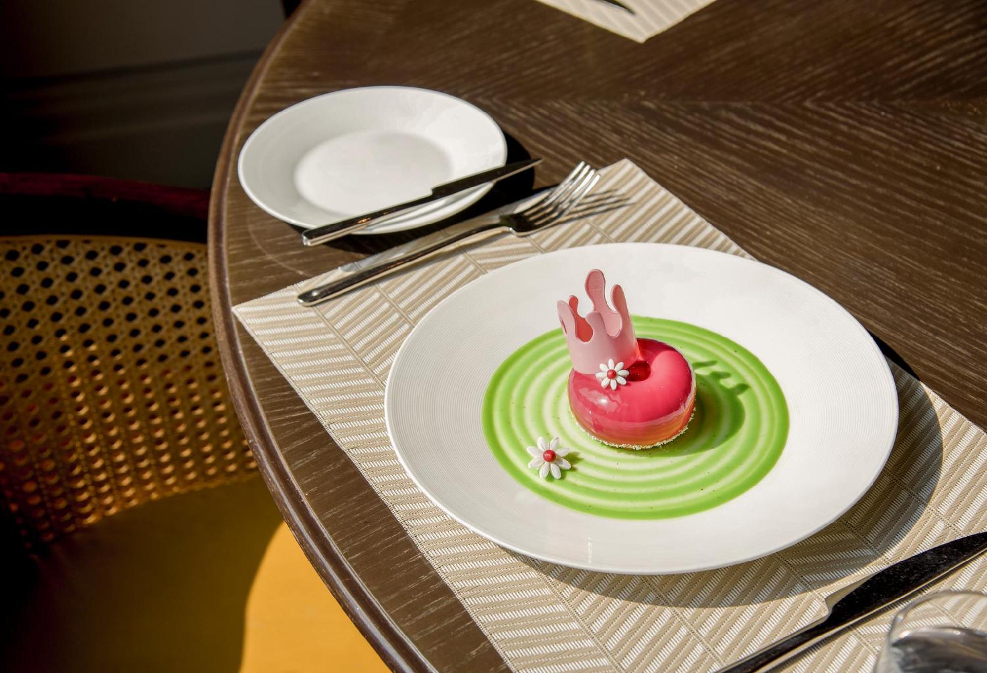 Mai House Saigon Hotel Ho Chi Minh Zewnętrze zdjęcie A dessert